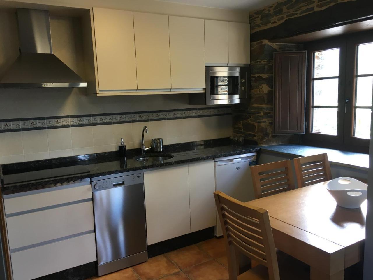Apartamentos Carola San Tirso de Abres Extérieur photo