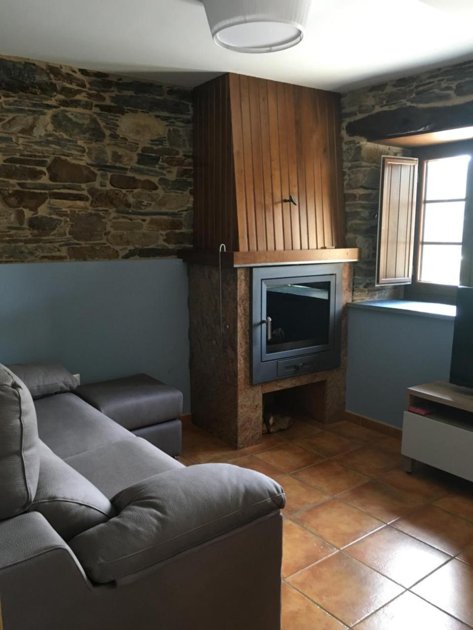Apartamentos Carola San Tirso de Abres Extérieur photo