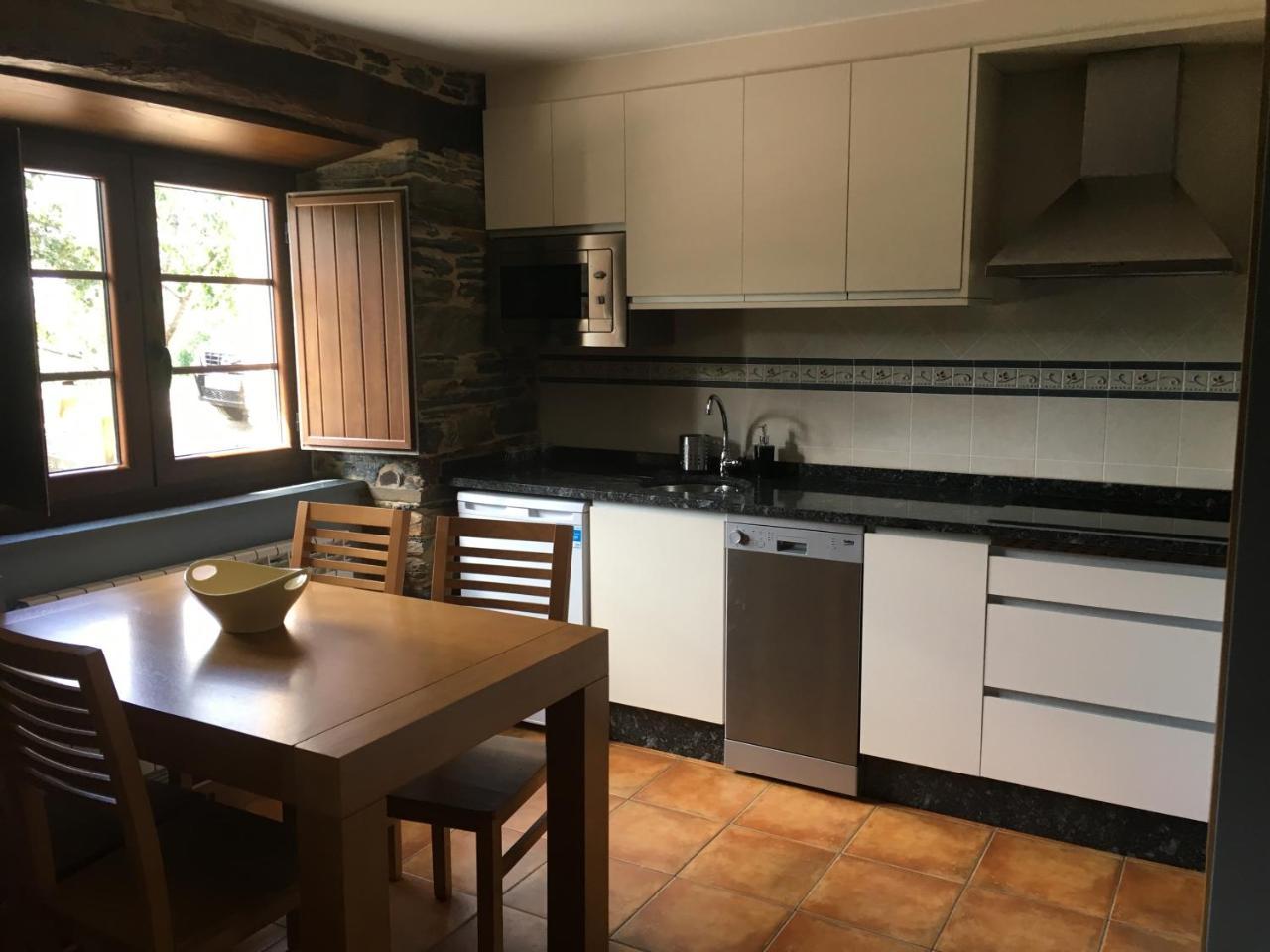 Apartamentos Carola San Tirso de Abres Extérieur photo