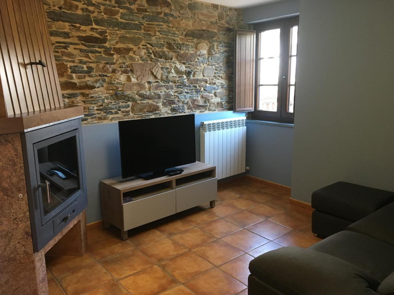 Apartamentos Carola San Tirso de Abres Extérieur photo