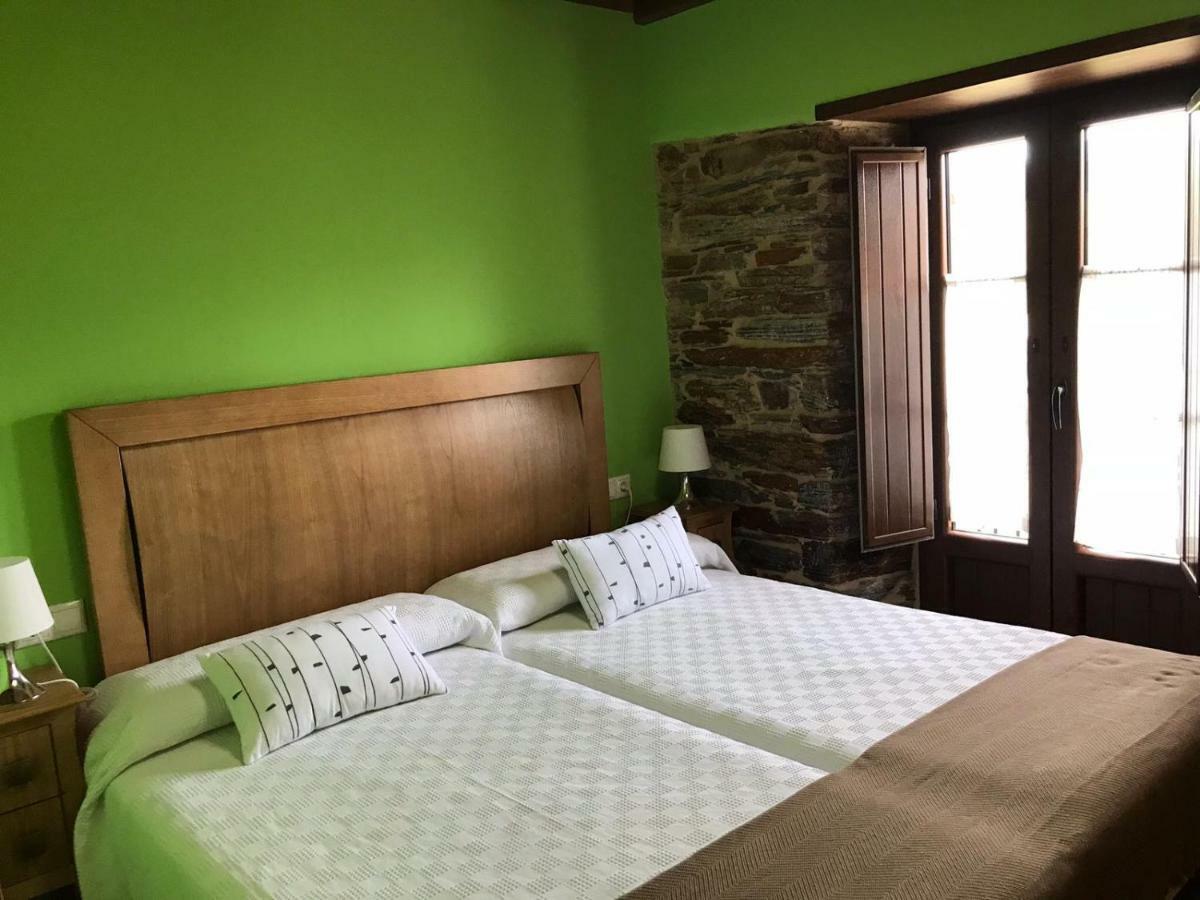 Apartamentos Carola San Tirso de Abres Extérieur photo